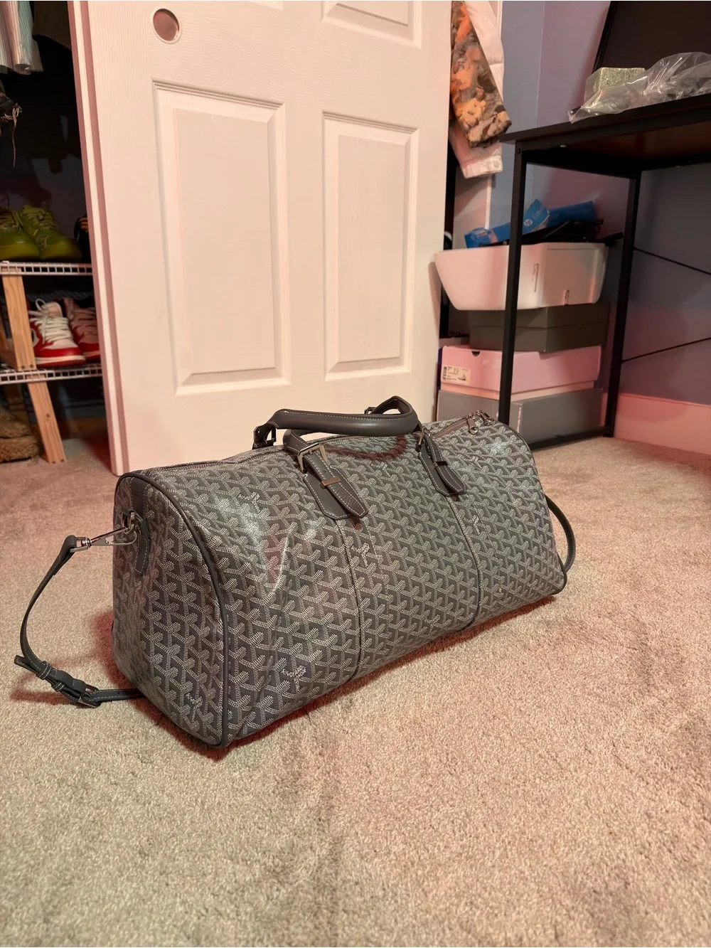Designer-Style Men’s Travel Duffel Bag in Gray